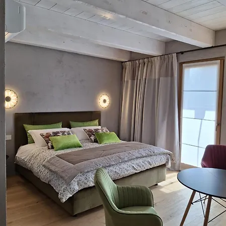 Bauernhof Decanter House - Wine Alto Piemonte *