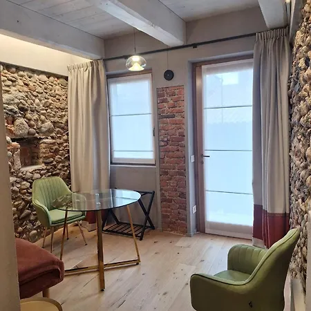 Decanter House - Wine Alto Piemonte ファームステイ ボルゴマネーロ