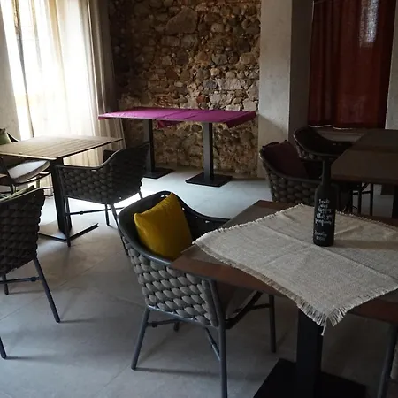 Decanter House - Wine Alto Piemonte *