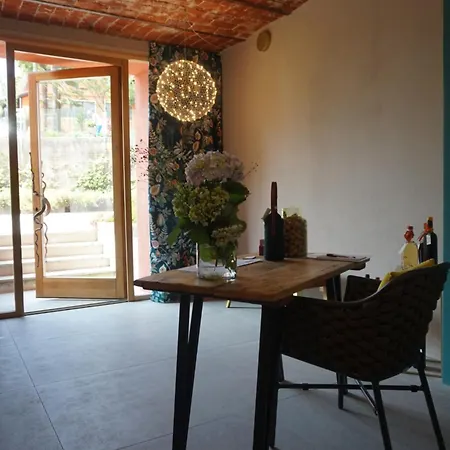 Decanter House - Wine Alto Piemonte ファームステイ ボルゴマネーロ