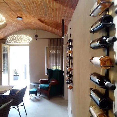 Decanter House - Wine Alto Piemonte ファームステイ ボルゴマネーロ