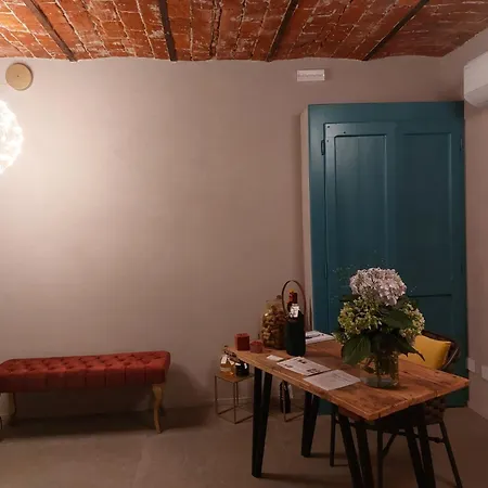 Decanter House - Wine Alto Piemonte * Borgomanero