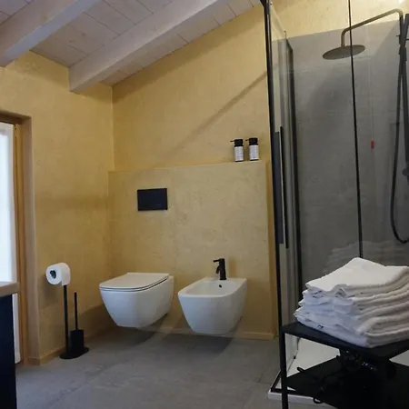 Decanter House - Wine Alto Piemonte ファームステイ ボルゴマネーロ