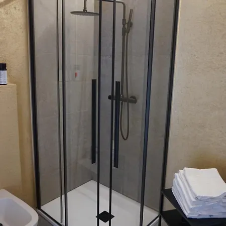 Decanter House - Wine Alto Piemonte *