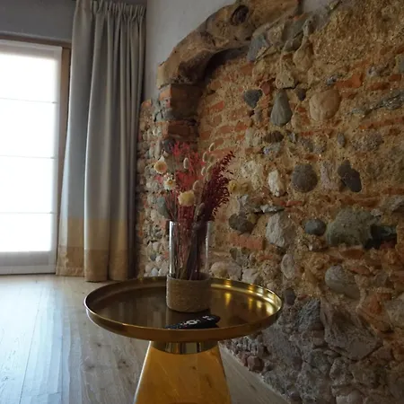 Decanter House - Wine Alto Piemonte ファームステイ