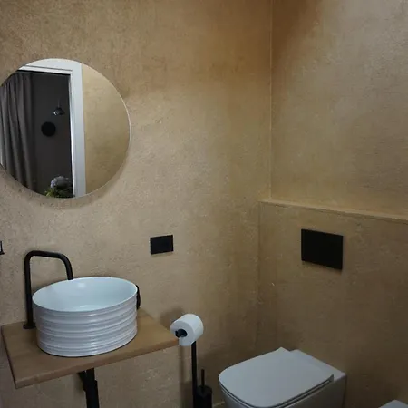 Decanter House - Wine Alto Piemonte ファームステイ *