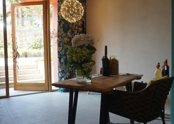 Decanter House - Wine Alto Piemonte Lantgård Borgomanero