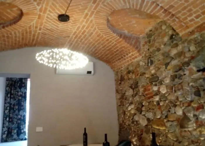 Decanter House - Wine Alto Piemonte Lantgård *