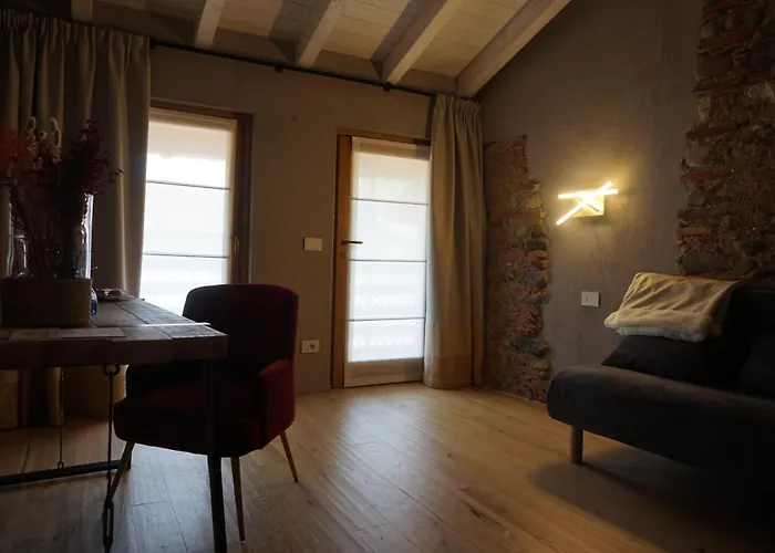 Decanter House - Wine Alto Piemonte *